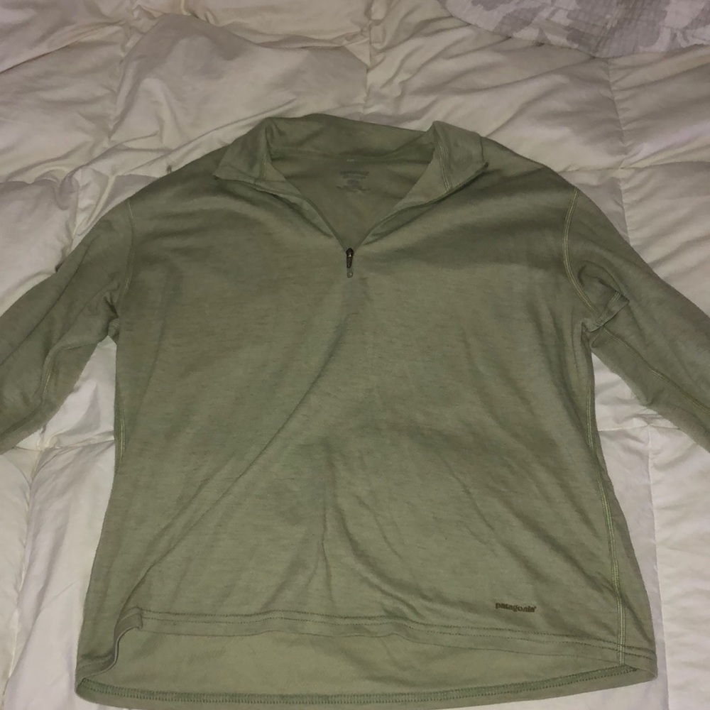 Women’s Patagonia quarter zip sweater